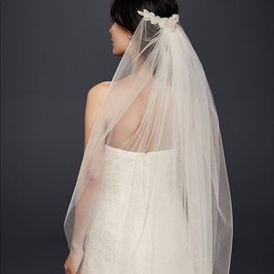 *Brand New* Mid Length Veil with Floral Comb